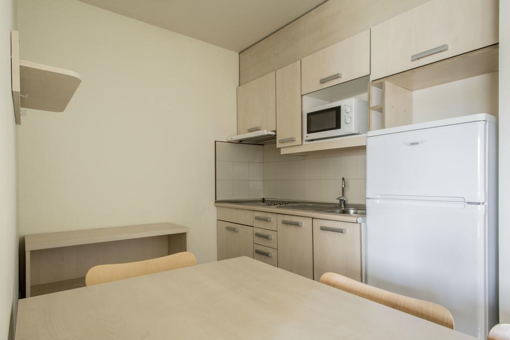 Residencia Universitaria Resa Los Abedules Pampelune Extérieur photo