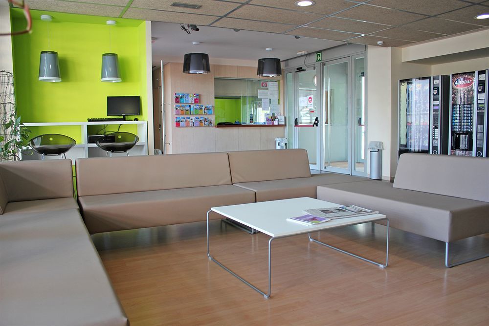Residencia Universitaria Resa Los Abedules Pampelune Extérieur photo