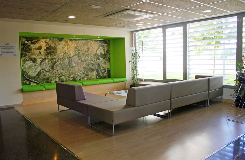 Residencia Universitaria Resa Los Abedules Pampelune Extérieur photo